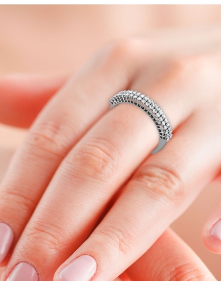 ANILLO MEDIA ALIANZA LUCERNA DE ORO Y DOS BANDAS DE DIAMANTES DE 0,50 CT